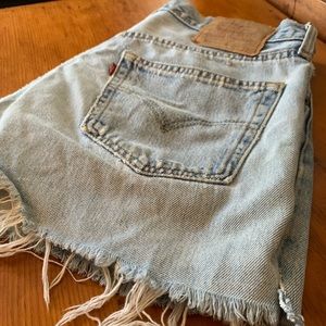 Levi’s - Distressed Highwaisted Denim Shorts